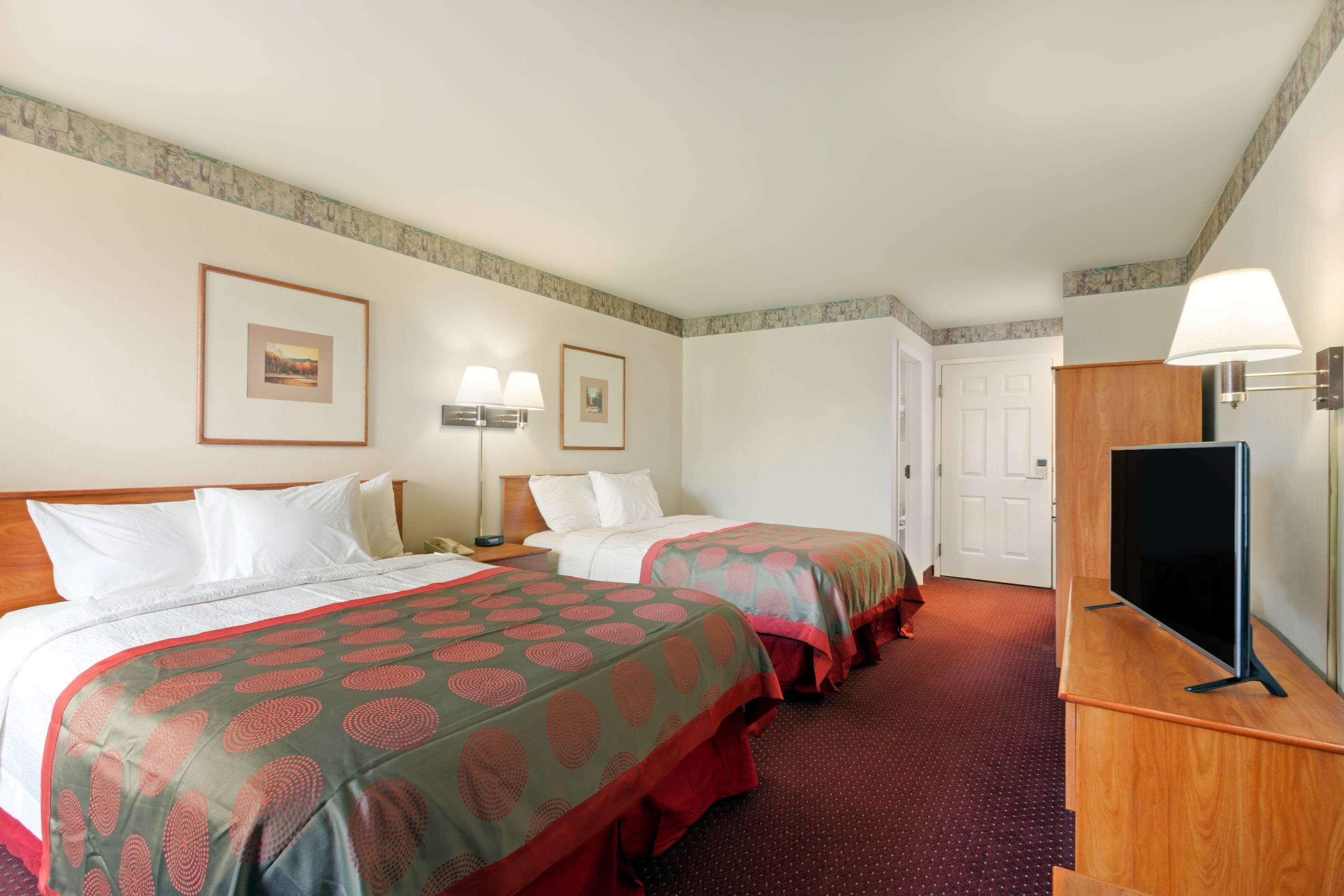 Ramada Limited Airport Tukwila Hotel Bagian luar foto